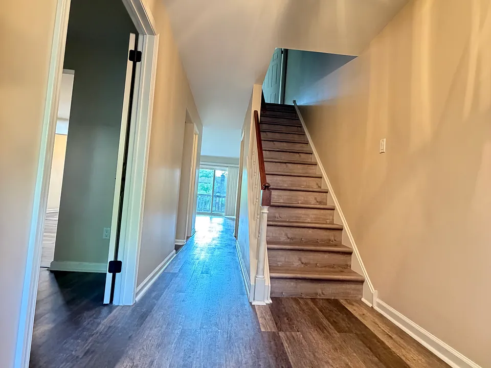 7 Liberte Ln