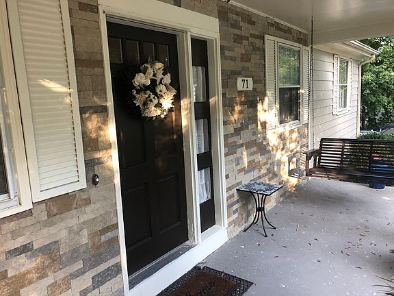 Beautiful stone accents