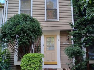 1588 Poplar Grove Dr, Reston, VA 20194