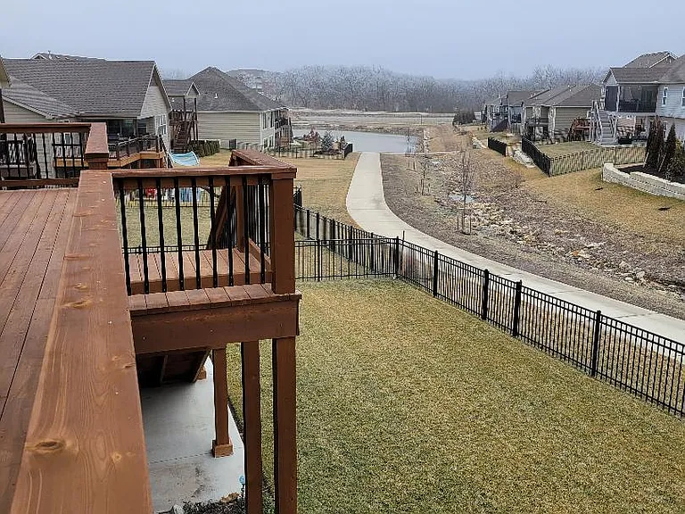 418 Freemont Dr — Photo 2