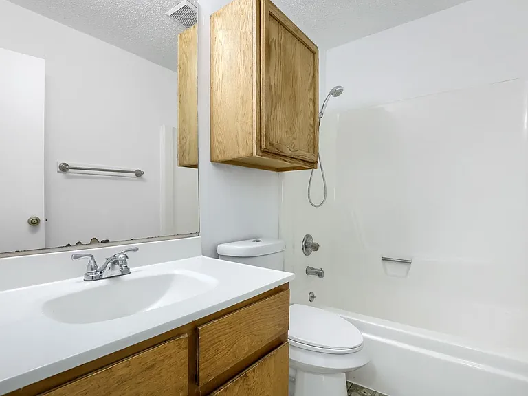 10710 Topperwein Dr #B — Photo 13
