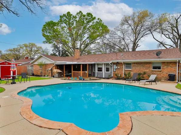 4000 Golden Oaks Dr, Fort Worth, TX 76117