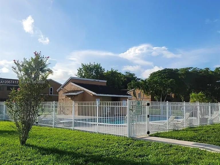 8075 NW 71st Ct #8075 — Photo 2
