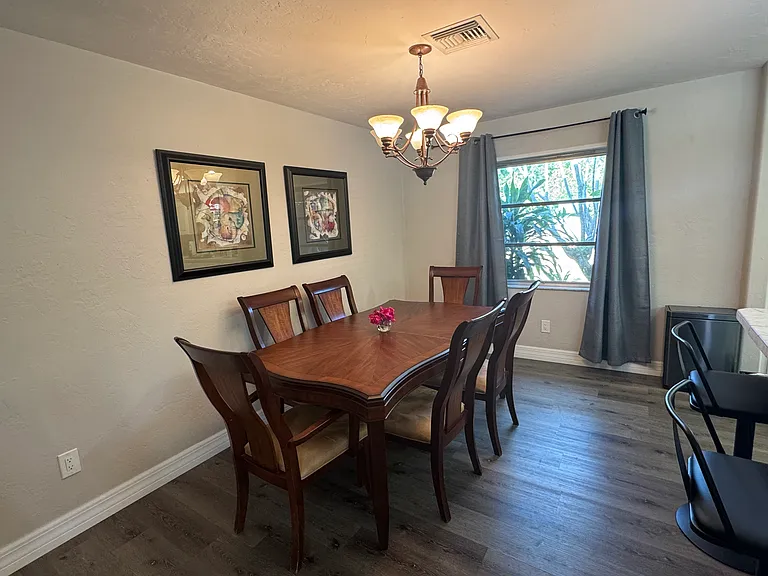 203 Esther St — Photo 18