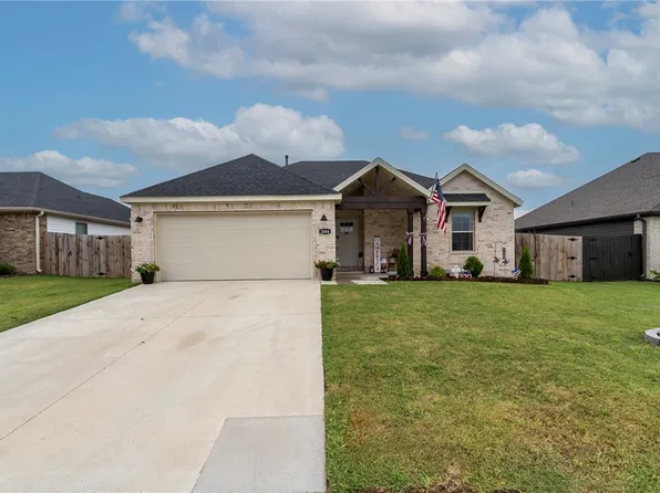2004 E Hudson Dr, Siloam Springs, AR 72761