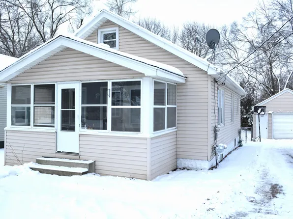 302 Hague Ave, Jackson, MI 49203