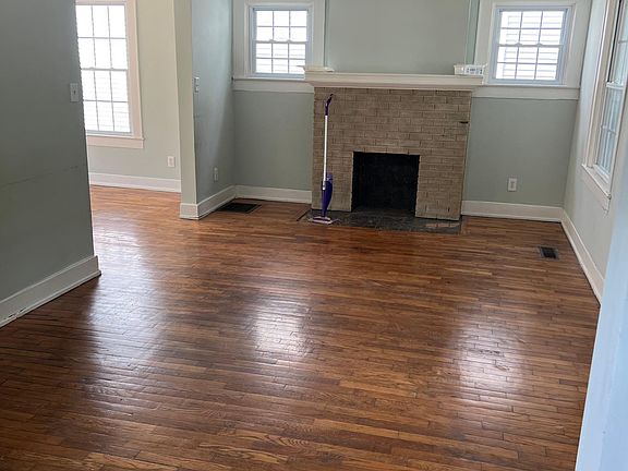 4th image of 353 Holmes St