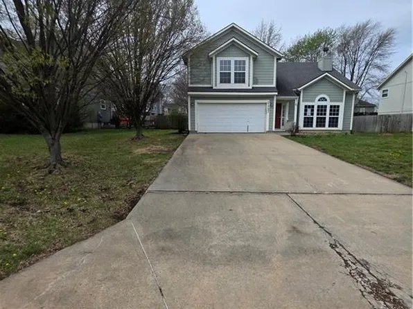 21793 S Lincoln Ter, Spring Hill, KS 66083