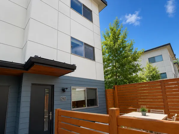4226 S Greenbelt Station Dr, Seattle, WA 98118