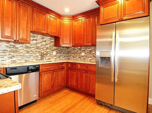 4th image of 1128 Leahy Cir