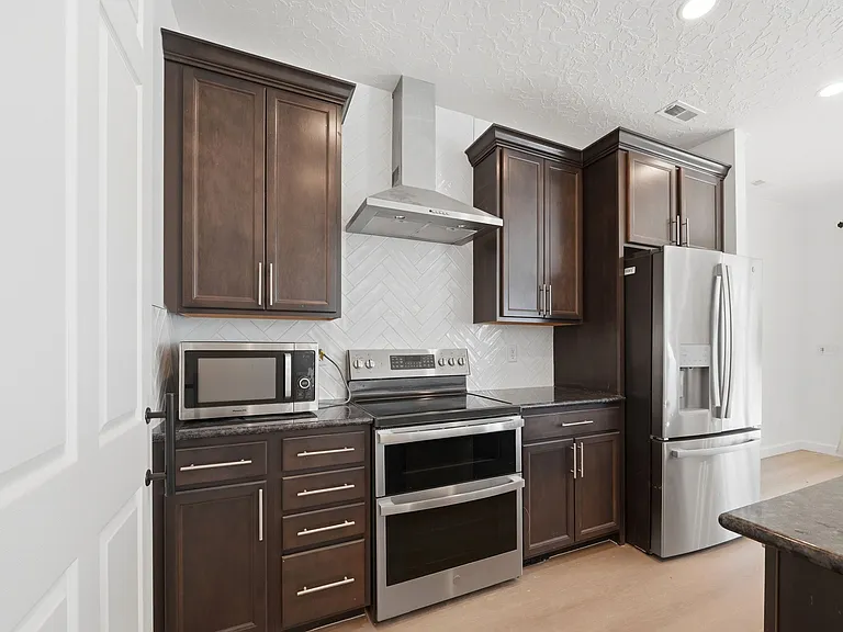 250 N 1630 W — Photo 5
