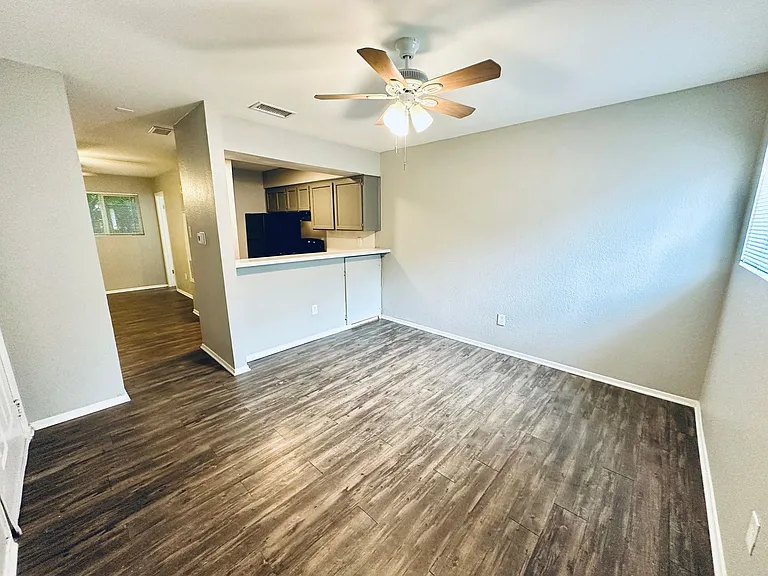 Awesome open Studio Apartments Close to Downtown — Photo 46