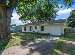 30829 Lincoln Dr, Granger, IN 46530