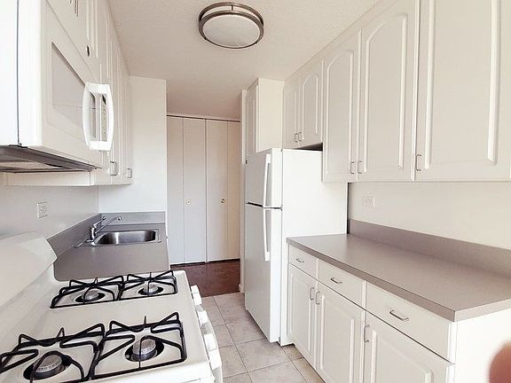 3rd image of 1763 2nd Ave APT 9J