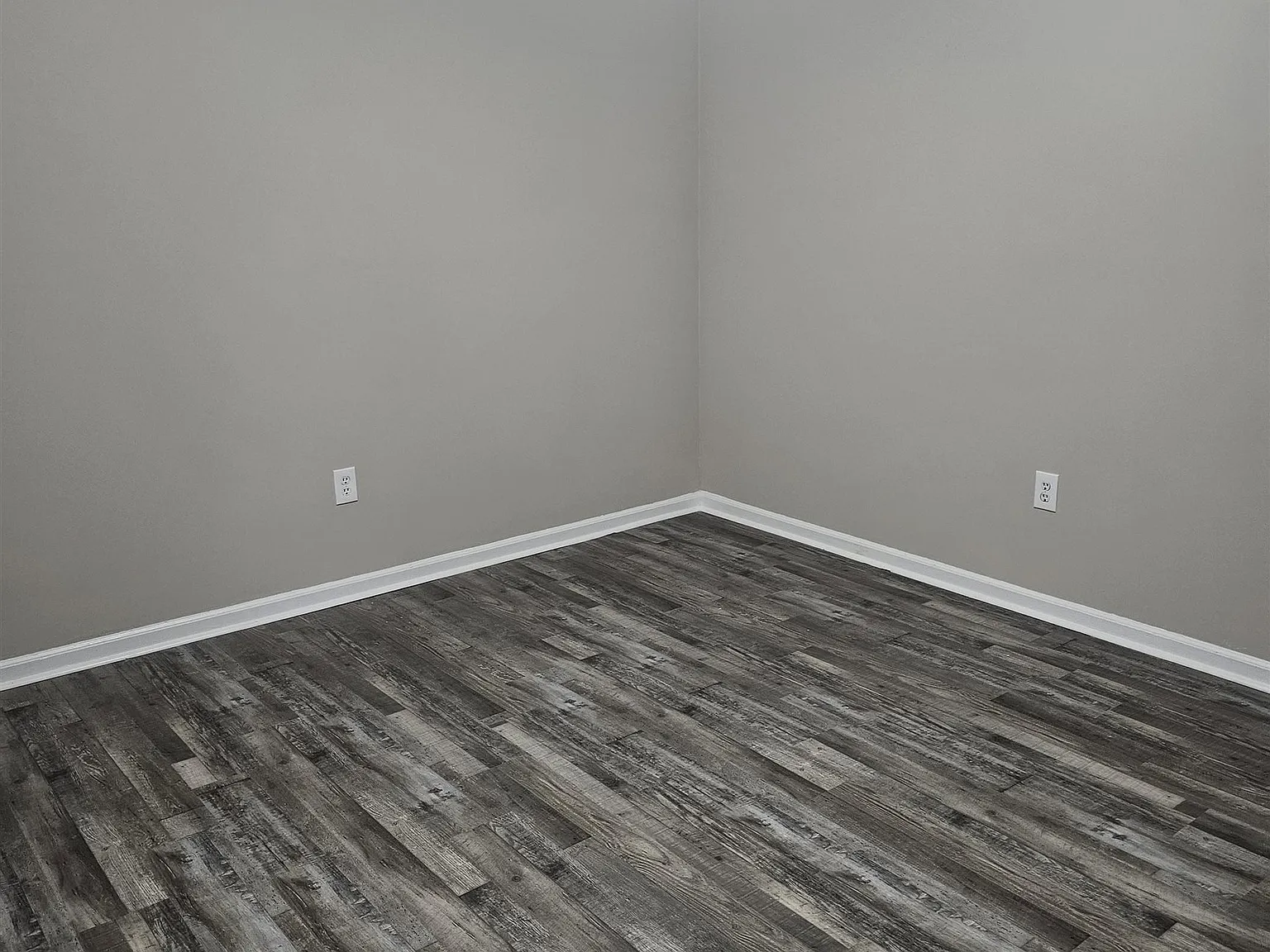 3 bed, 2.0 bath, 1085 sqft, $1,295 — Photo 3