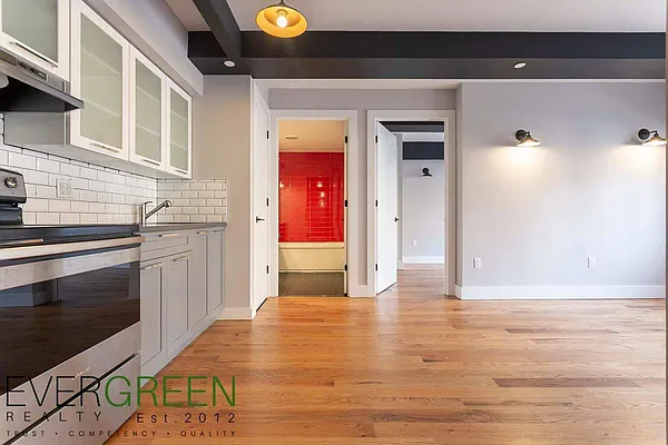 Rented by Evergreen Apartments BK | media 29