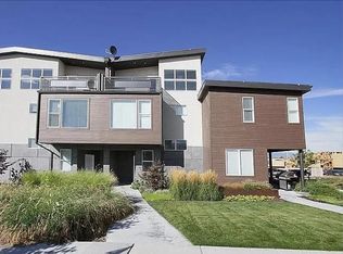 1003 W Rooftop Dr S, Midvale, UT 84047