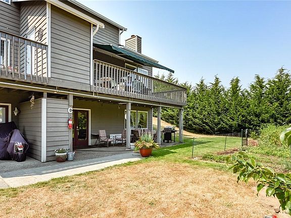 3rd image of 3209 204th St SW Unit D