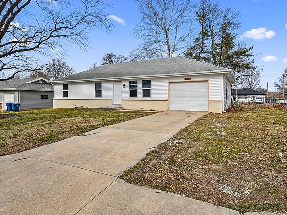 2nd image of 607 Aspen Drive