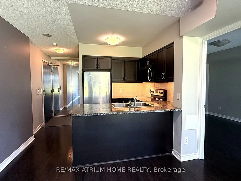 19 Grand Trunk Cres #1601 — Photo 4