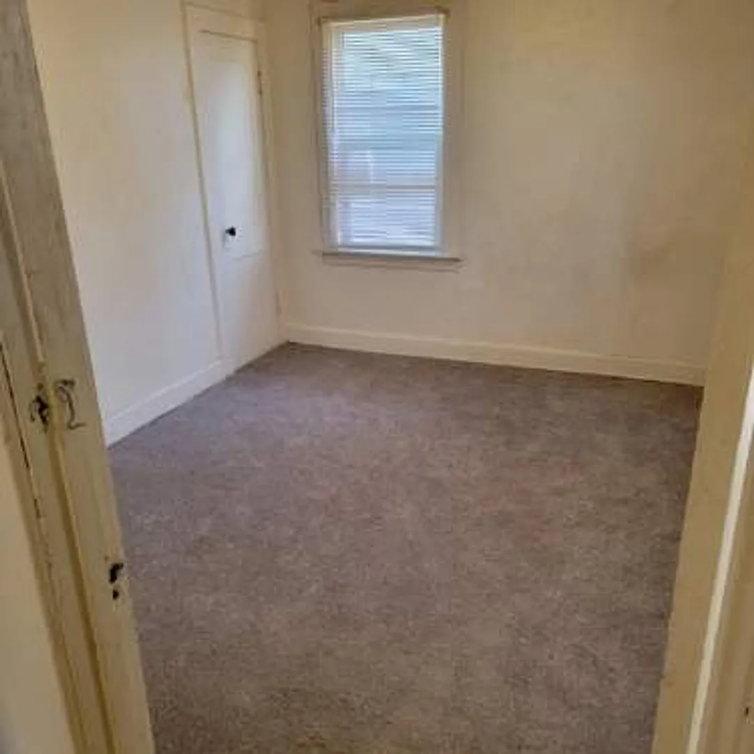 Building Photo - 6337 Albertine Ave