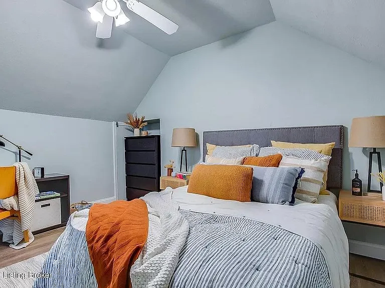 409 E Brandeis Ave — Photo 20