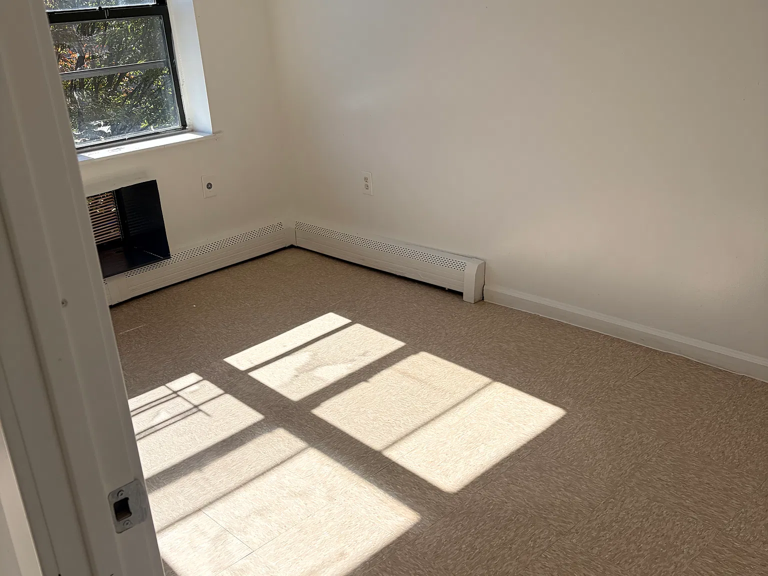 1695 Banyer Pl — Photo 2
