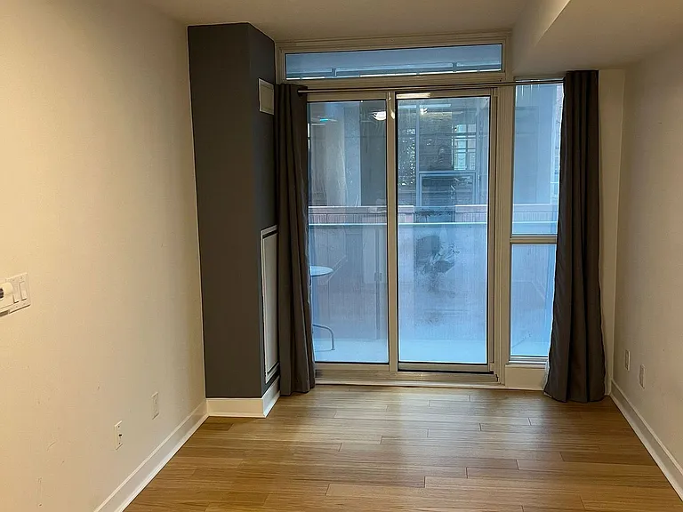 295 Adelaide St W #722 — Photo 3