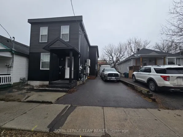 259 Montfort St #A, Ottawa, ON K1L 5P1