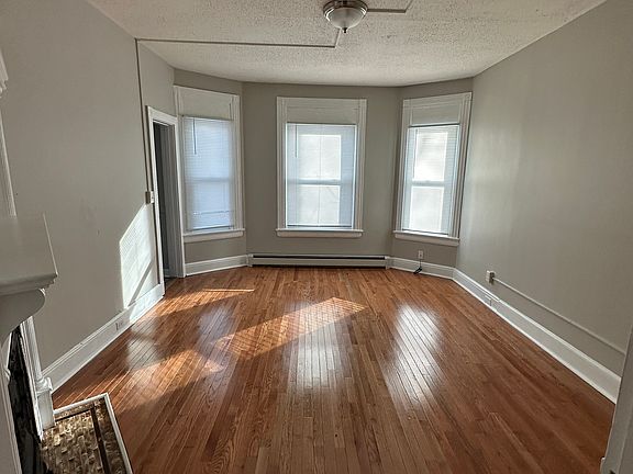 4th image of 457 Edgewood Ave #1E