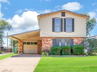 329 S Robinson Ave, Mangum, OK 73554