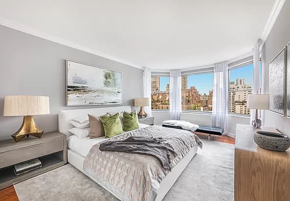 5th image of 300 E 74th St APT 16F