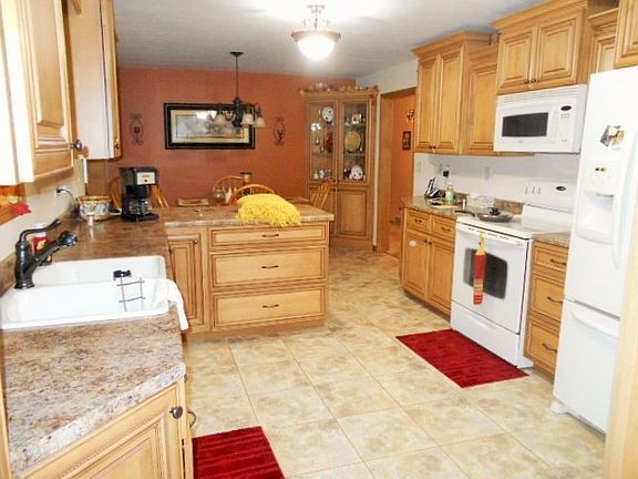 2nd image of 5206 Sharkey 199 Ln