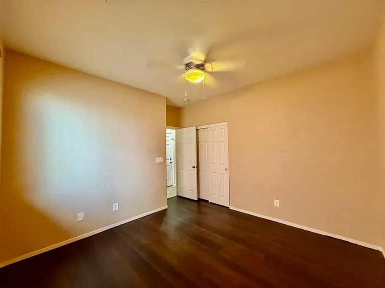 6068 Laughing Creek St — Photo 10