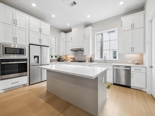 966 Dunleigh Meadows Ln, Houston, TX 77055