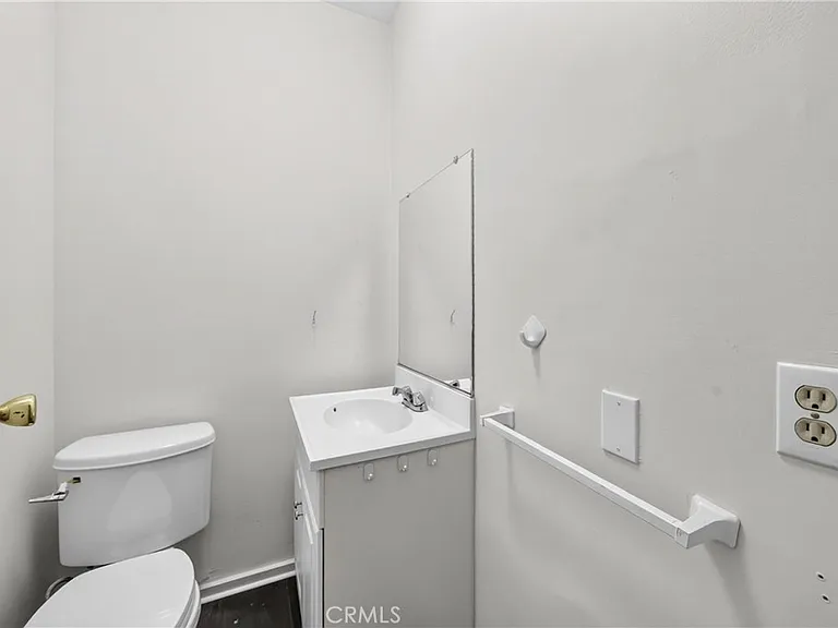 139 S Manhattan Pl — Photo 16