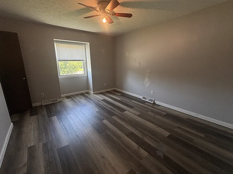 601 Lakeview Dr — Photo 4