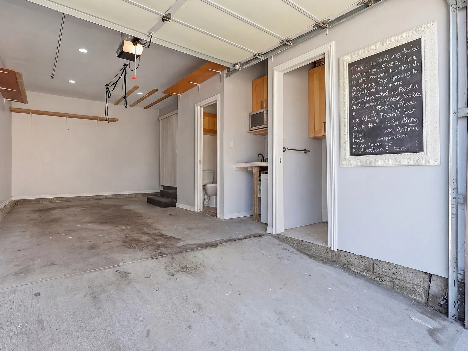 3 bed, 1700 sqft, $6,800 — Photo 3