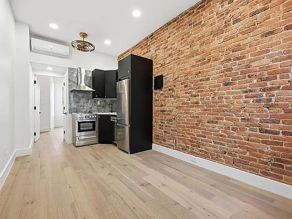 5th image of 1579 Dekalb Ave #2R