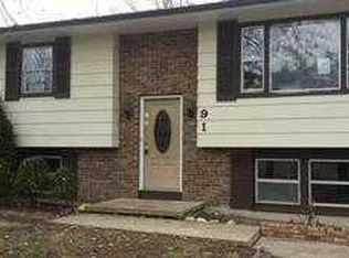 910 S Spencer St, Aurora, IL 60505