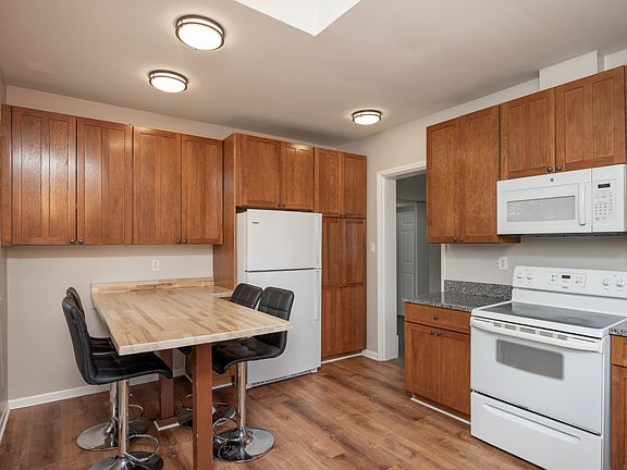 2nd image of 1309 Wilmot St #1
