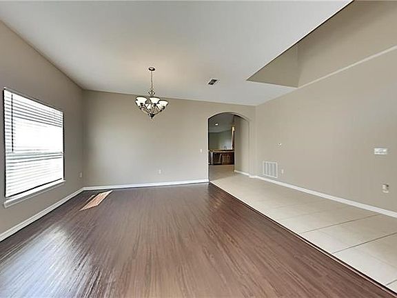 2nd image of 876 Hacienda Cir