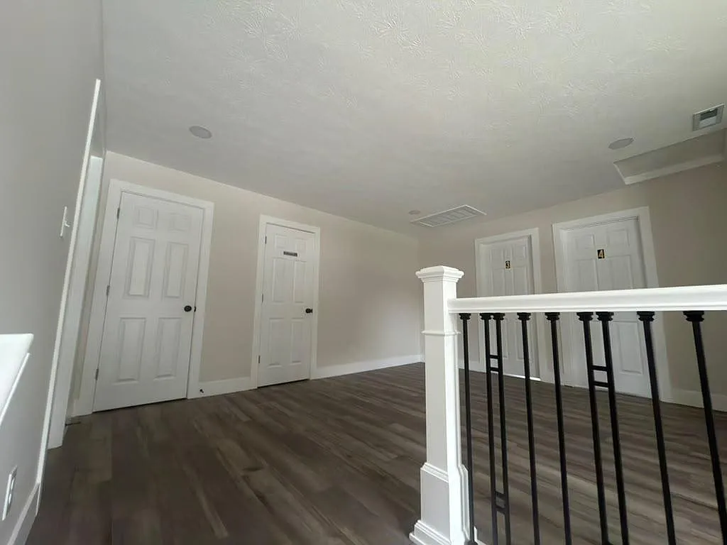 4 bed, 2.5 bath, 1942 sqft, $1,048 — Photo 3