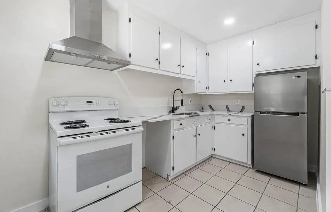 1 bed, 600 sqft, $1,795 — Photo 2