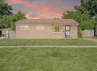 35407 Kelly Rd, Clinton Township, MI 48035
