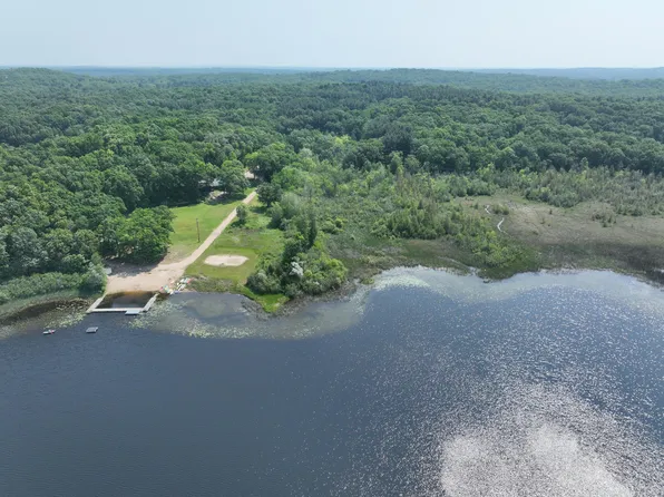 6458 Richardson Rd, Howell, MI 48843