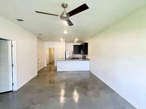 2nd image of 1138 Lindsey Dr #B