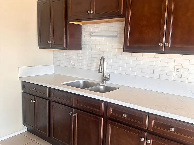 1820 W Mulberry Dr — Photo 15