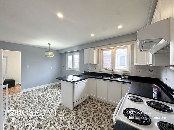 5th image of 11 Roseville Dr #1