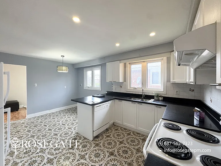 11 Roseville Dr #1 — Photo 5